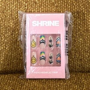 Trippy False Nails